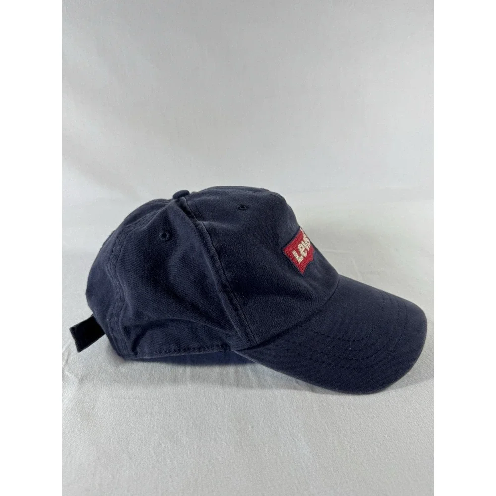Levi's Batwing Baseball cap - adjustable strap one size with red logo (Navy)